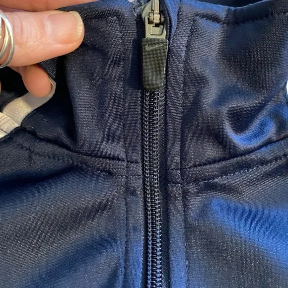 Nike Women's Navy and White Training Jacket Zip Up Small - Picture 9 of 15